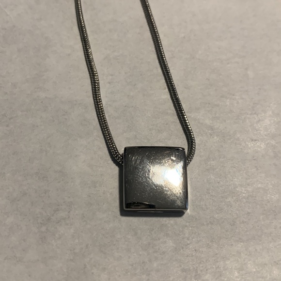 Silver square slider necklace - Picture 2 of 4